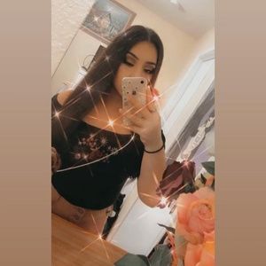 Meet your Posher, Valeria